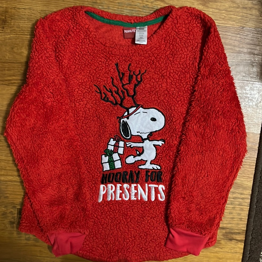 Peanuts Christmas sweater. 100% polyester. Size small. Color red.